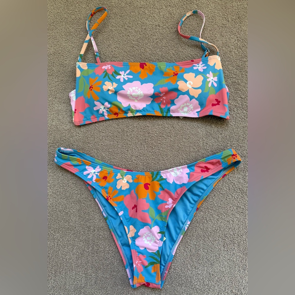 NEW - Billabong - SET - Summer Fields Bralette Top and Hike Bottom